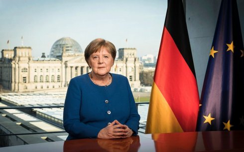 Angela Merkeli təntənəli yolasalma mərasimi keçiriləcək