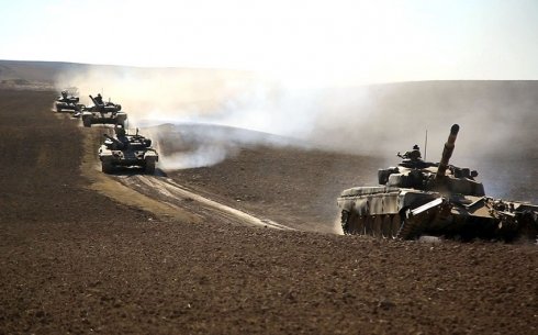 Azərbaycan Ordusunun mexanikləşdirilmiş və tank bölmələrinin məşğələləri keçirilir