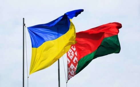 Ukrayna və Belarus müdafiə nazirləri arasında telefon danışığı olub