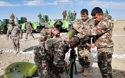 “Artilleriya atəşinin ustaları” müsabiqəsində silah və hərbi texnikaya baxış keçirilib
