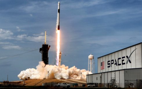 “SpaceX” 100 orbital peykin buraxılışını planlaşdırır