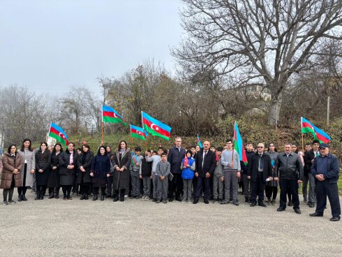 Qubanın Afurca məktəbi şəhid məzununu anıb, diaspor nümayəndəsi ilə görüş keçirib Qubanın Afurca məktəbi şəhid məzununu anıb, diaspor nümayəndəsi ilə görüş keçirib
